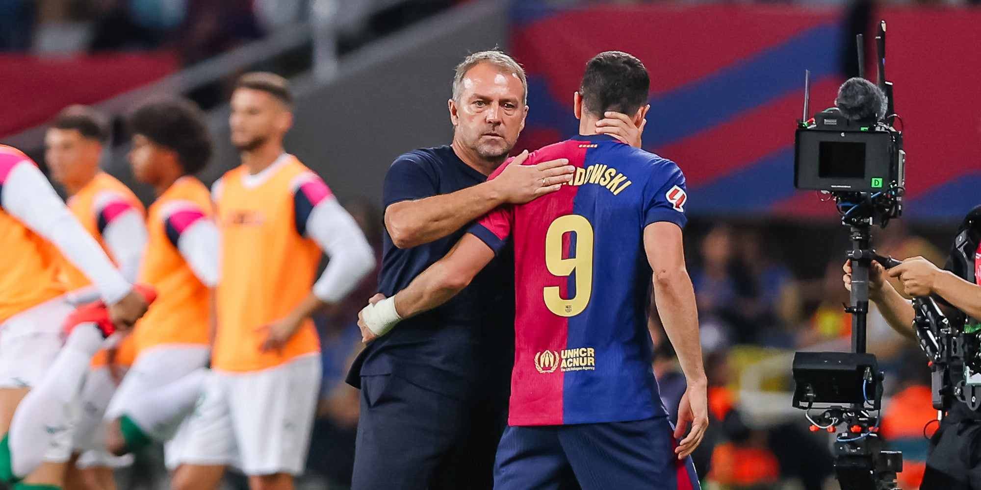 ليفاندوفسكي يعادل ستويتشكوف وبرشلونة يشاهد هدافا عظيما يترك أثرا أعمق في تاريخه